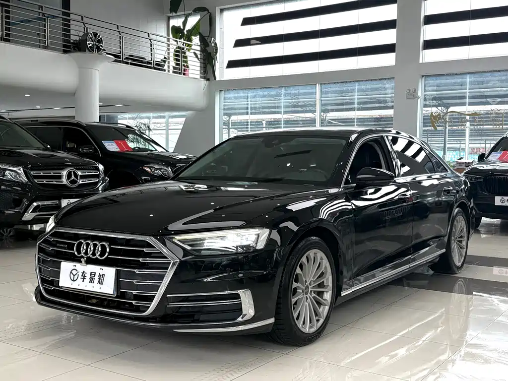 Audi A8 2020 — фото 1