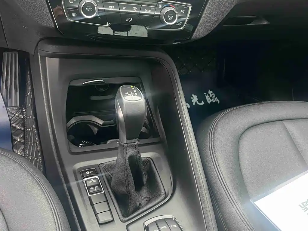 BMW X1 2017 — фото 12