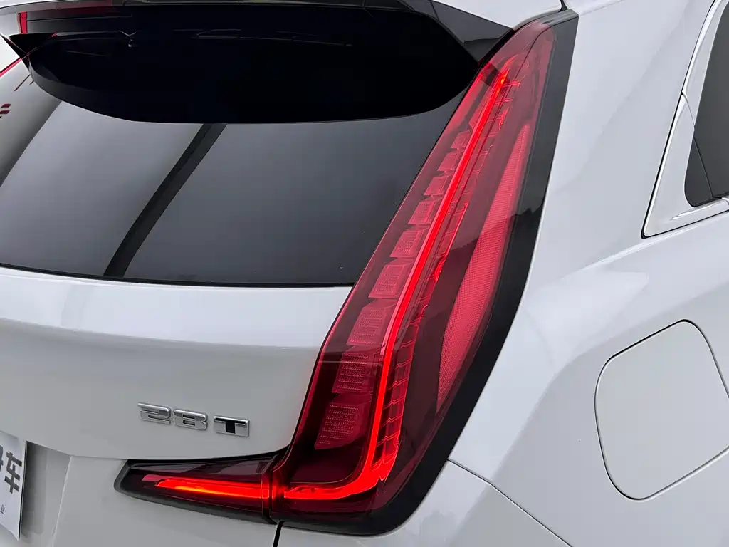 Cadillac XT4 2021 — фото 20