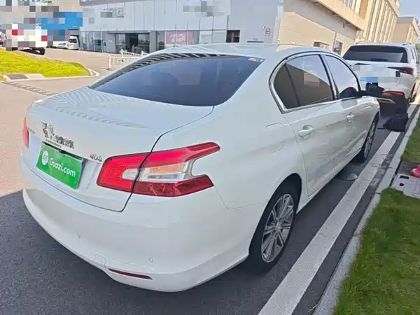 Peugeot 408 2016