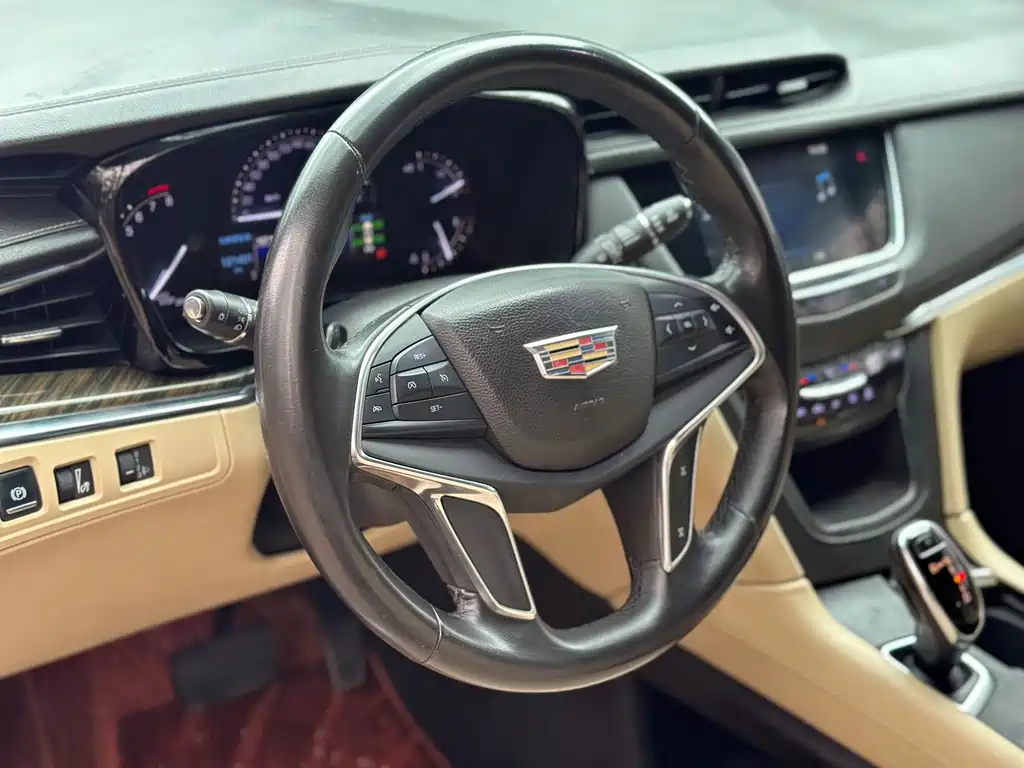 Cadillac XT5 2016 — фото 7
