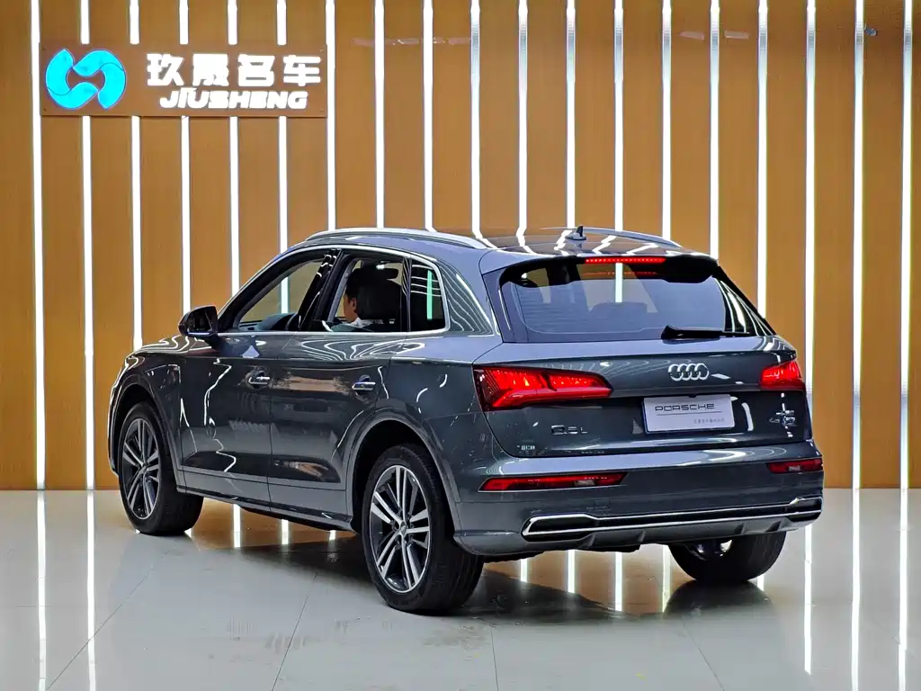 Audi Q5L 2021 — фото 16