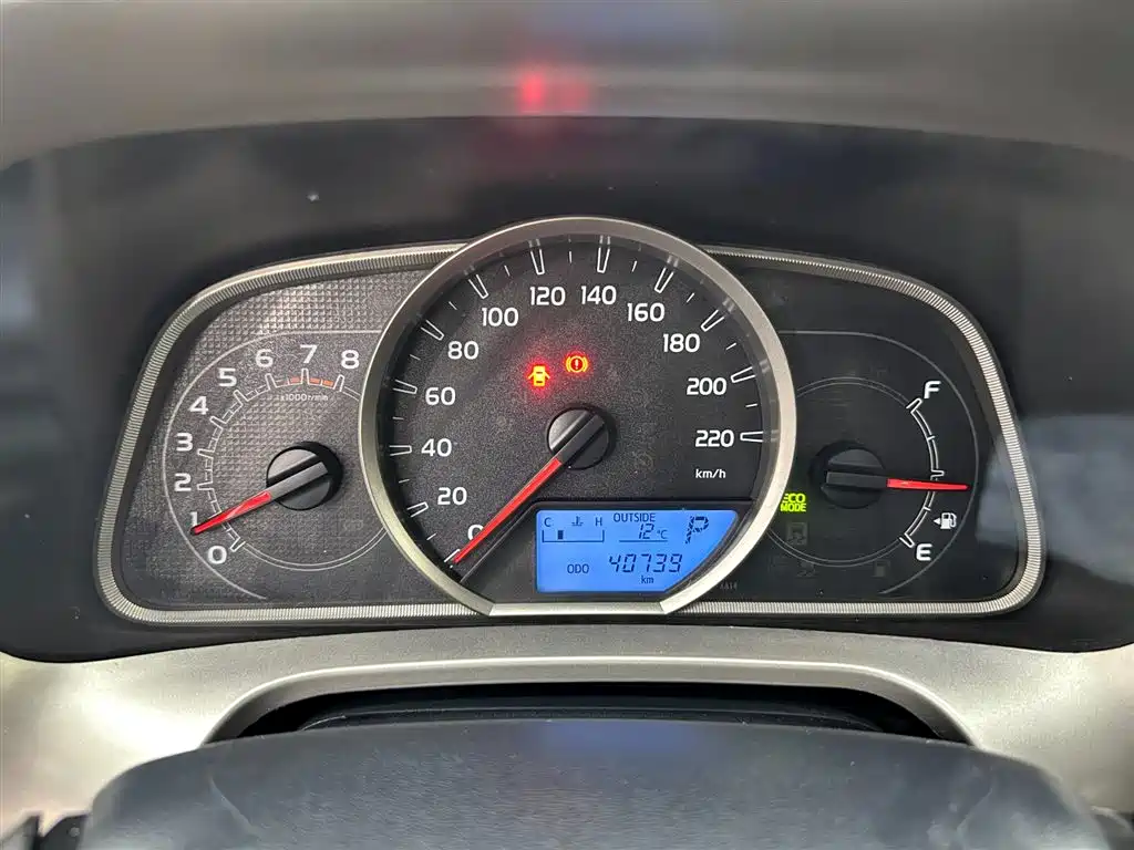 Toyota RAV4 2015 — фото 11