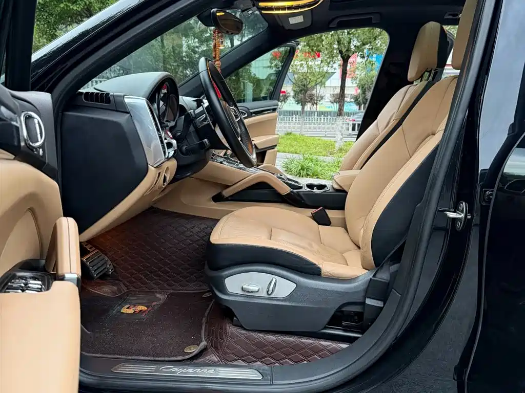 Porsche Cayenne 2016 — фото 10