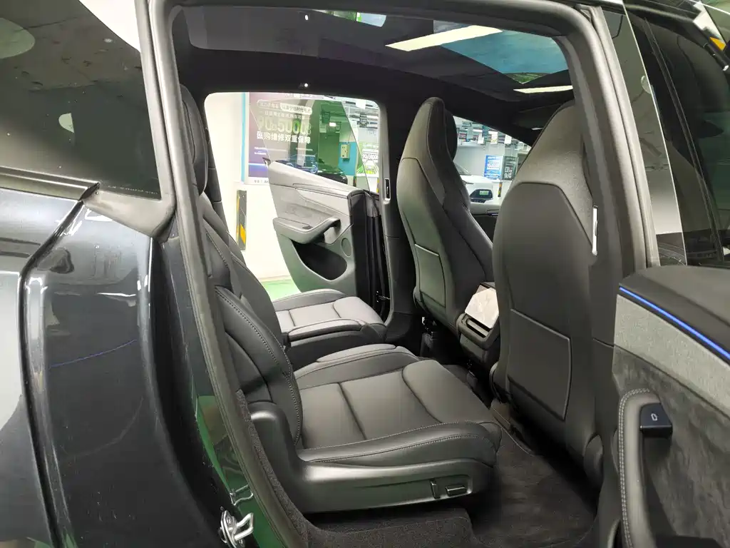 Tesla Model Y L 2025 — фото 15