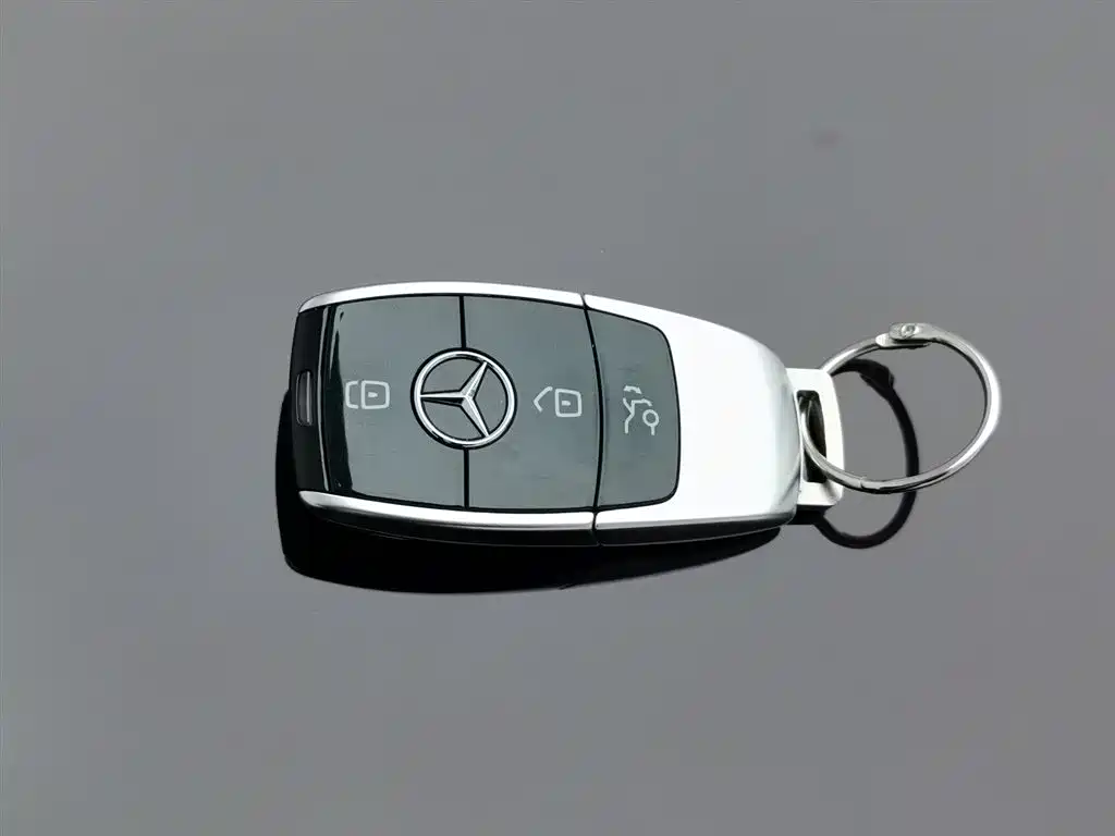 Mercedes-Benz E-Class 2020 — фото 19