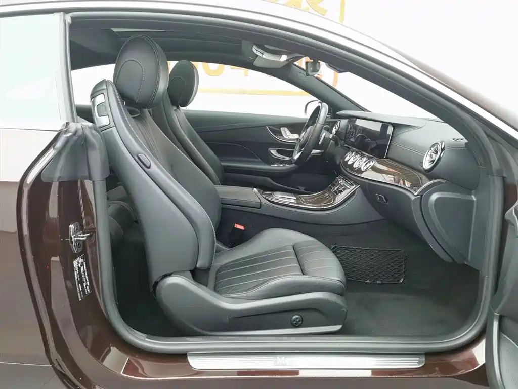 Mercedes-Benz E-Class 2020 — фото 23