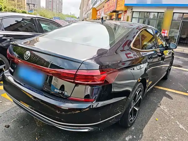 Volkswagen Passat 2025