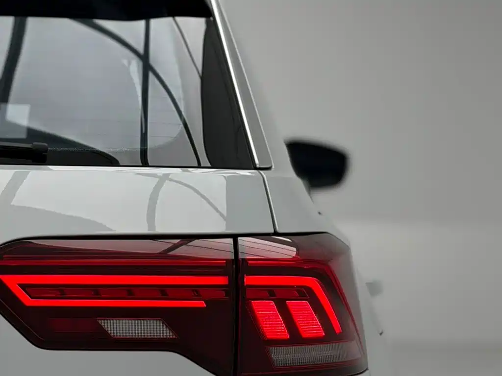 Volkswagen T-Roc 2022 — фото 12