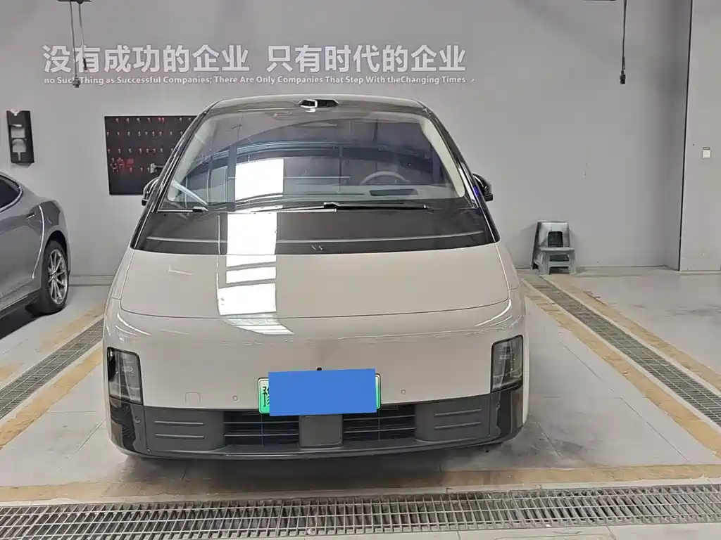Li Auto Li MEGA 2025