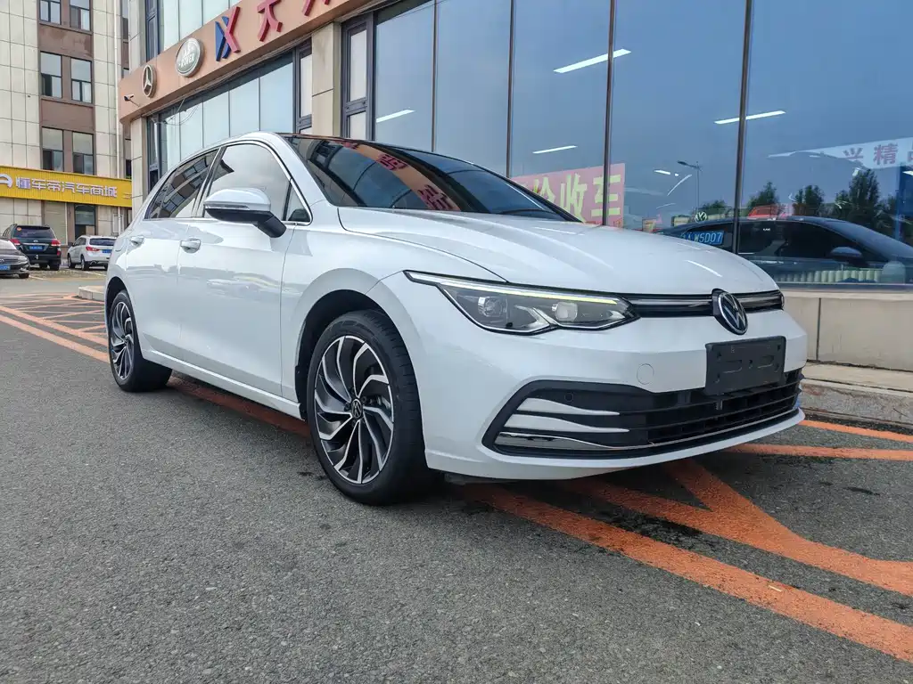 Volkswagen Golf 2023