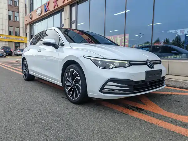 Volkswagen Golf 2023