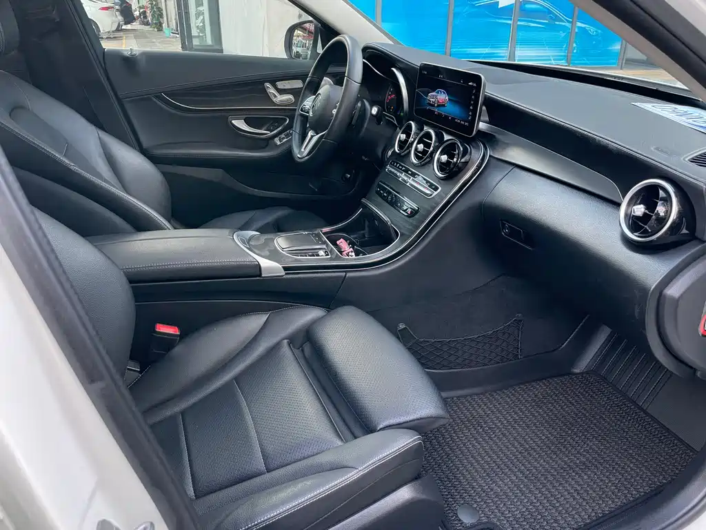 Mercedes-Benz C-Class 2019 — фото 8