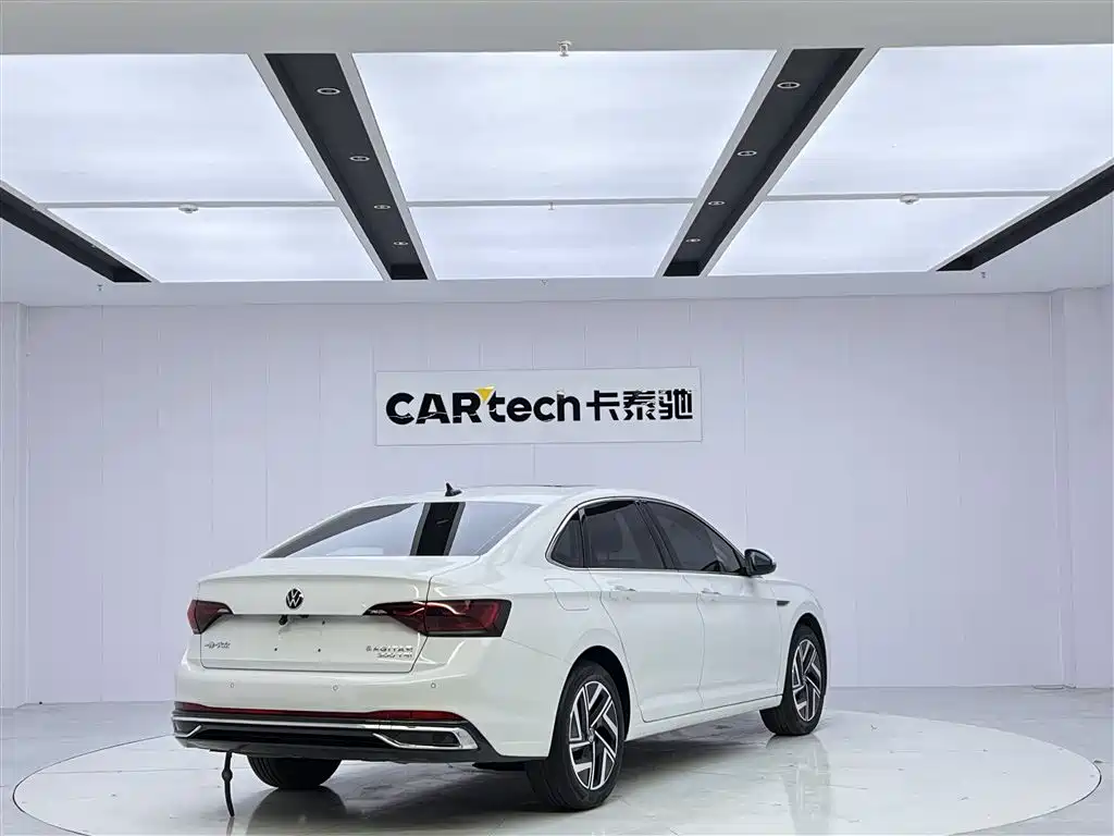 Volkswagen Sagitar 2023