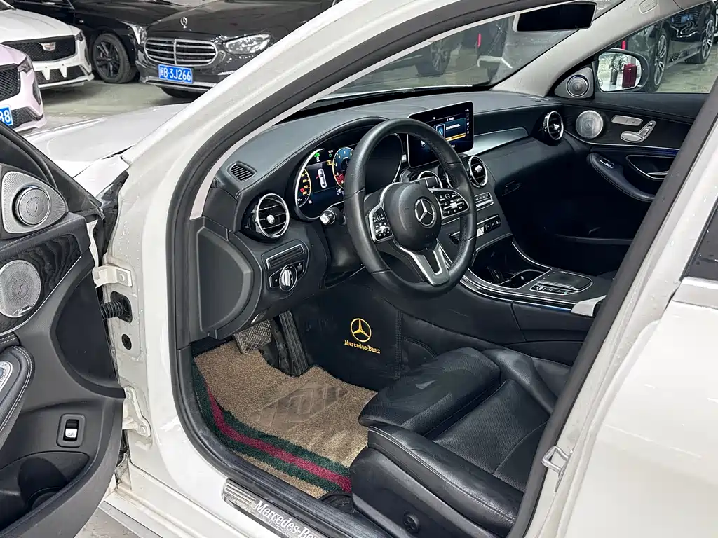 Mercedes-Benz C-Class 2019 — фото 4