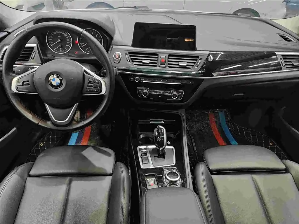 BMW 1 Series 2017 — фото 7