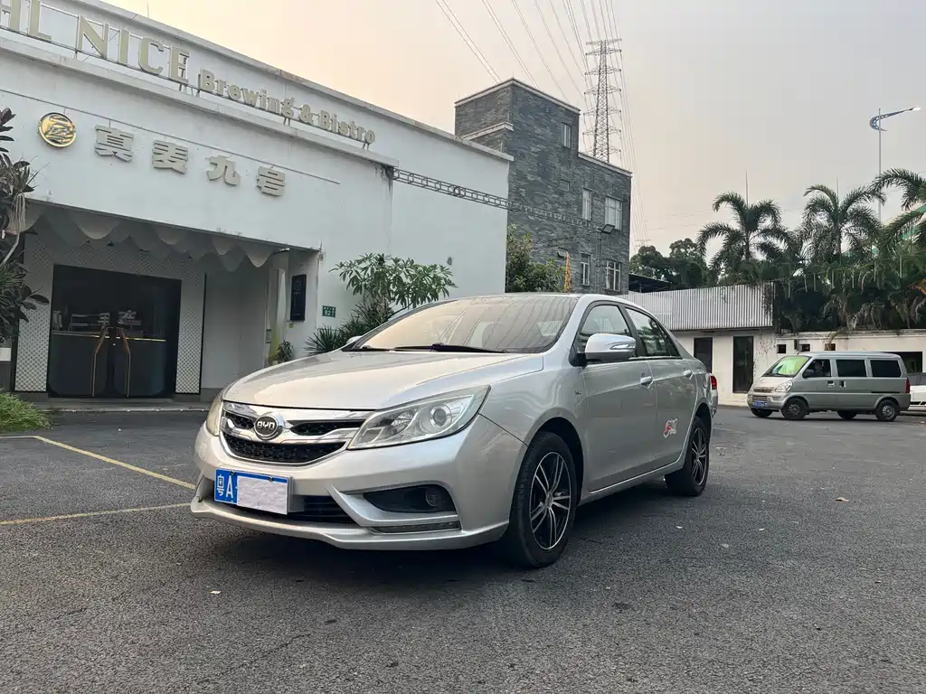 BYD Surui 2015
