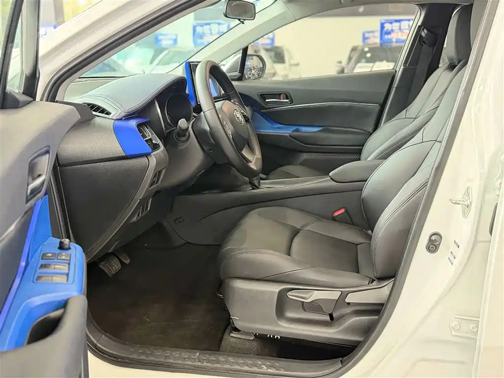 Toyota C-HR 2021 — фото 20