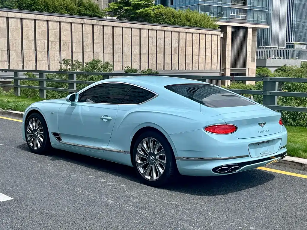 Bentley Continental 2021 — фото 4