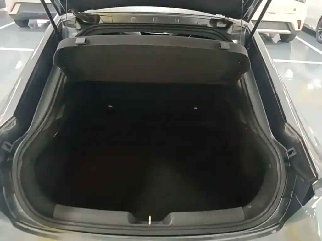 Changan UNI-V Smart Electric Idd 2023 — фото 19