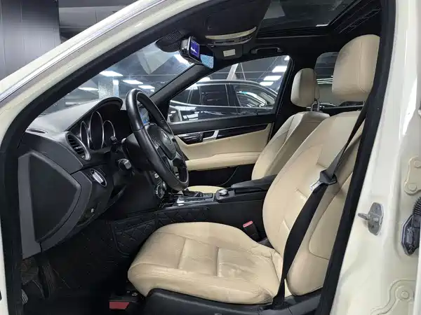Mercedes-Benz C-Class 2011