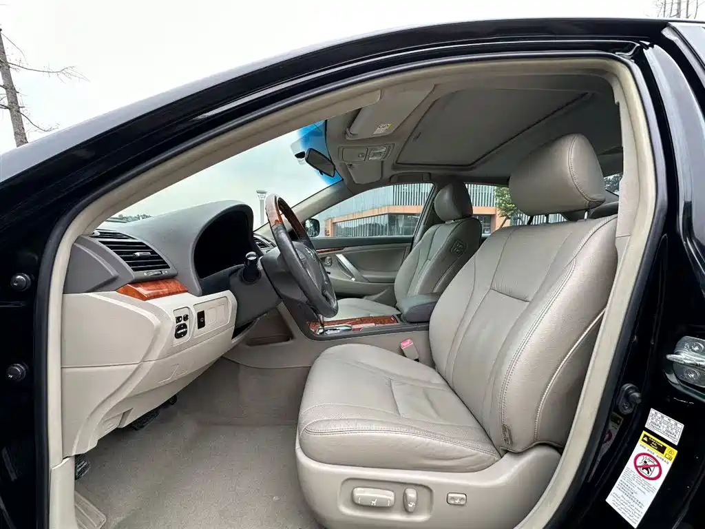 Toyota Camry 2008 — фото 4