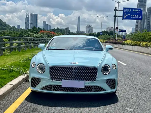 Bentley Continental 2020