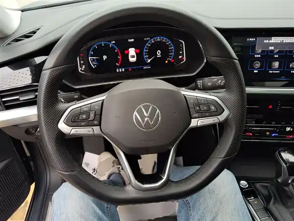Volkswagen Passat 2022