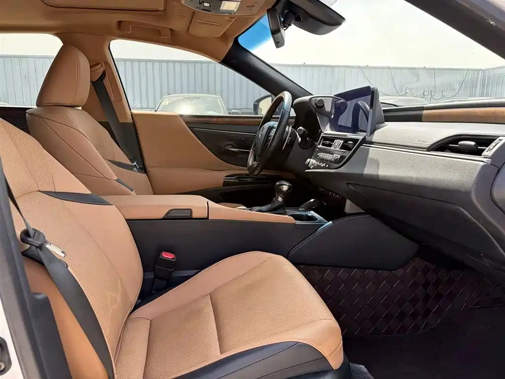 Lexus ES 2023 — фото 15