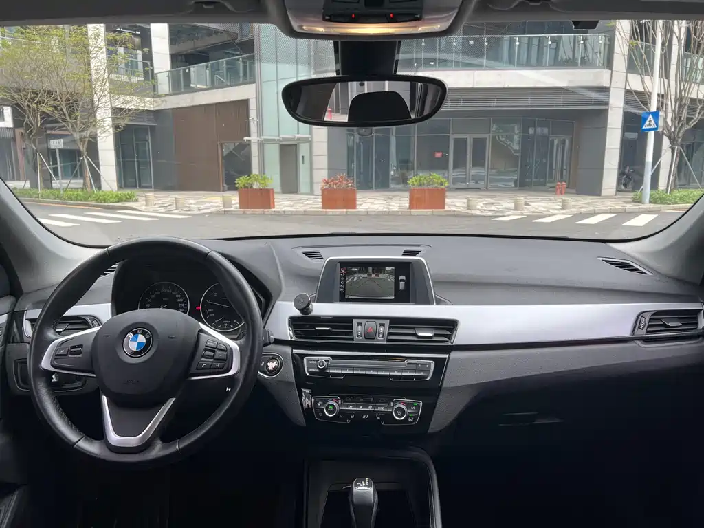 BMW X1 2017 — фото 11