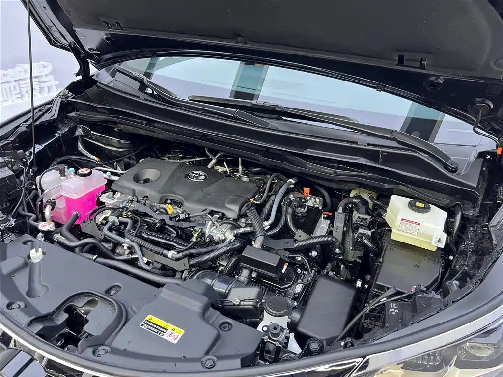 Toyota Granvia — фото 12