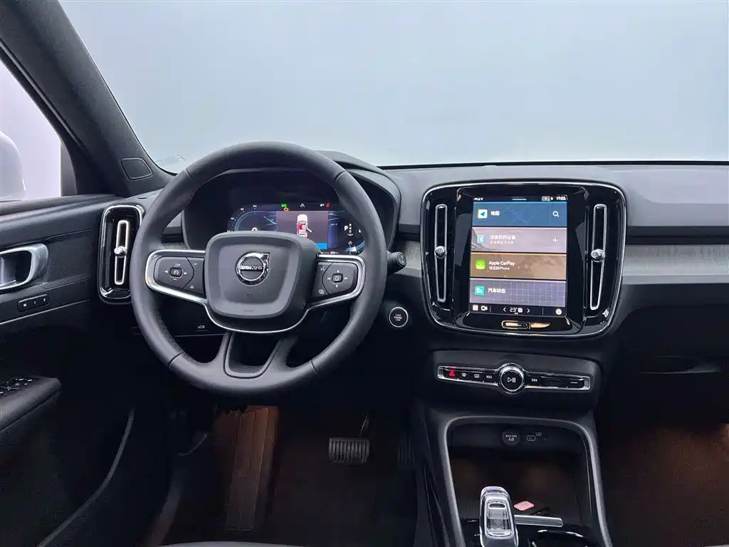 Volvo XC40 2024 — фото 31