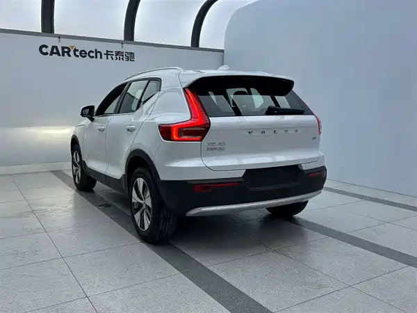 Volvo XC40 2024