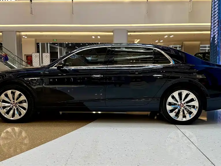 Bentley Flying Spur 2019 — фото 4
