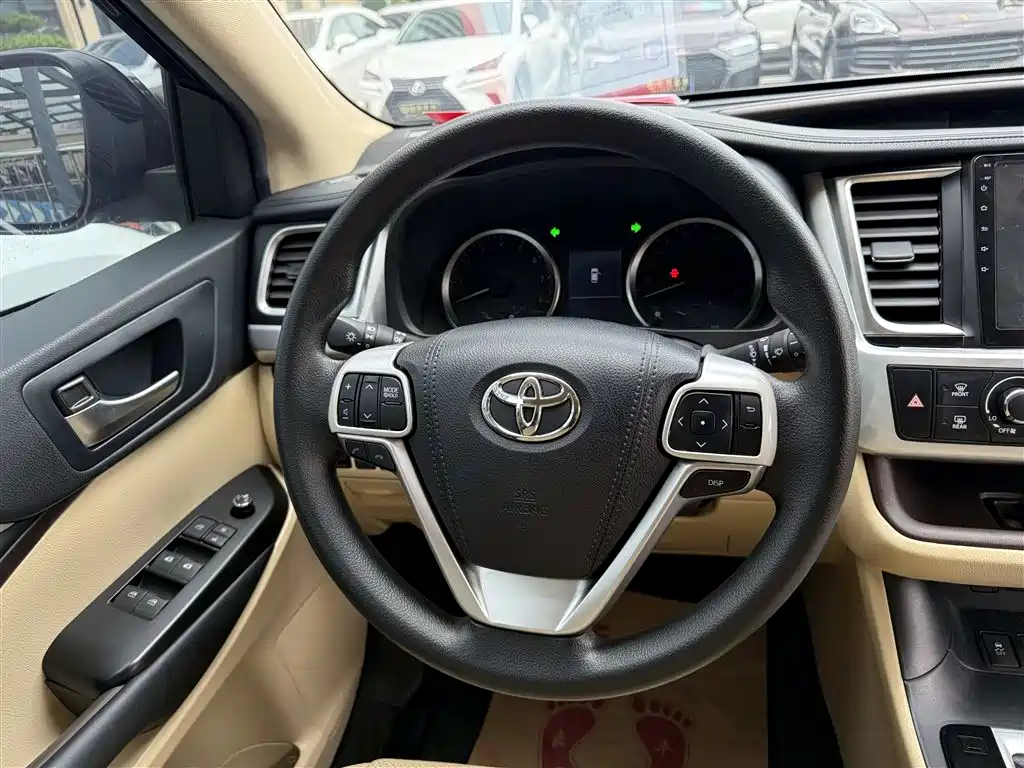Toyota Highlander 2020 — фото 33
