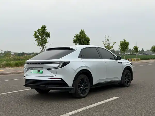 Honda e:NP2 2025
