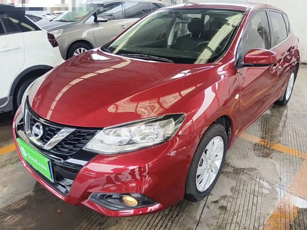 Nissan Tiida 2017 — фото 1