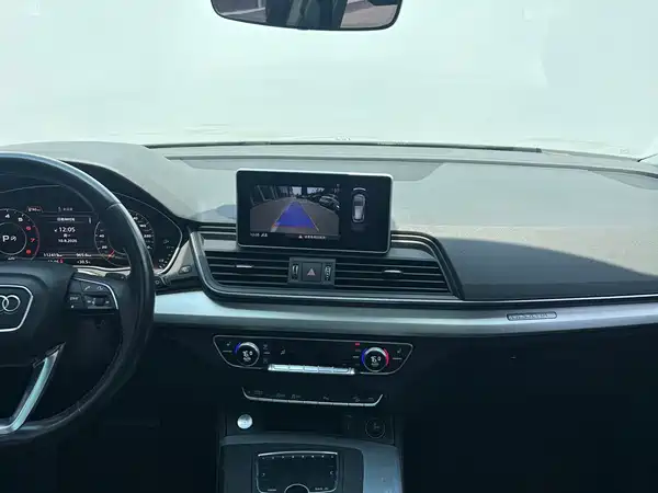 Audi Q5L 2020