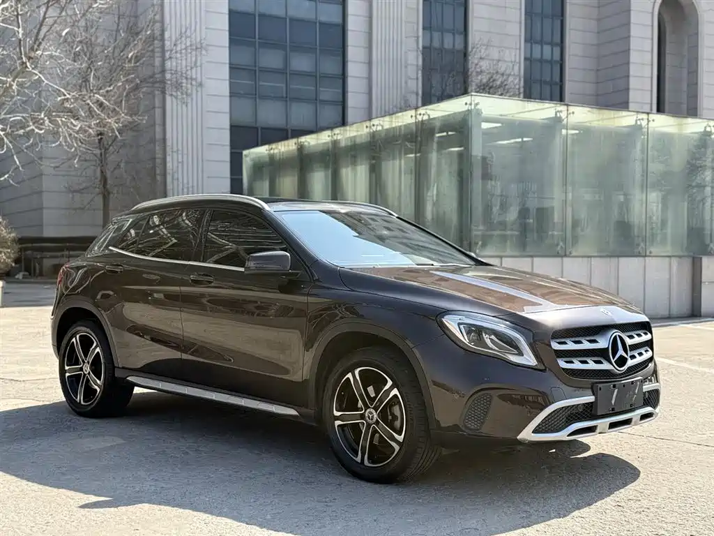 Mercedes-Benz GLA 2018 — фото 11