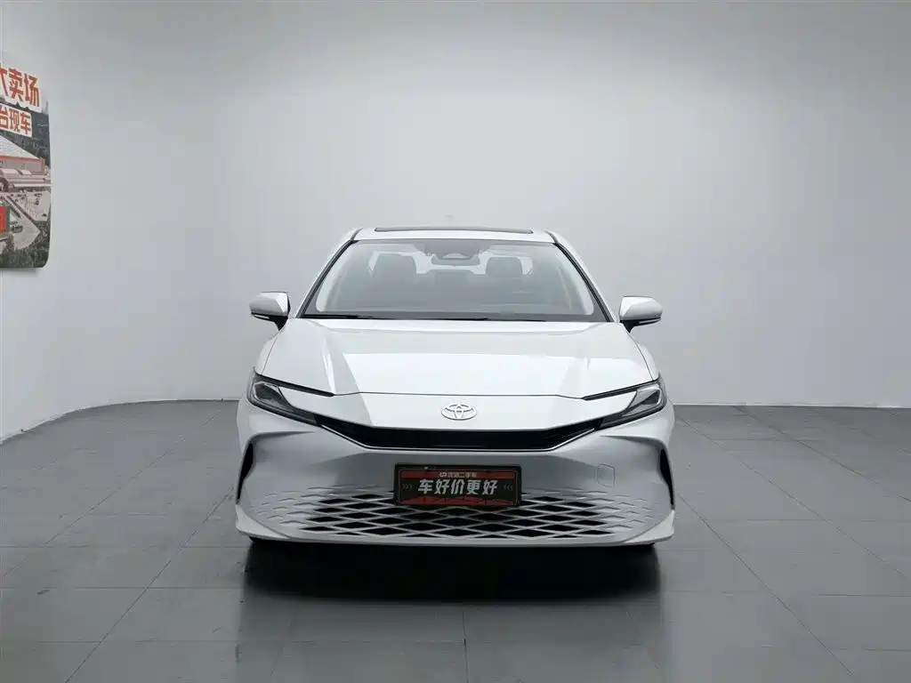 Toyota Camry 2025