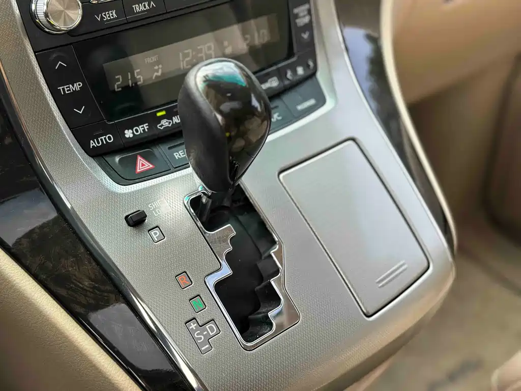 Toyota Alphard 2014 — фото 8