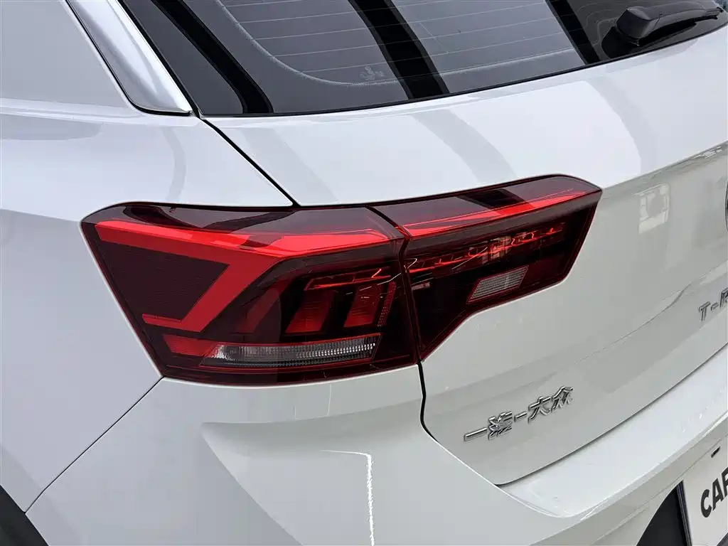 Volkswagen T-Roc 2022 — фото 9
