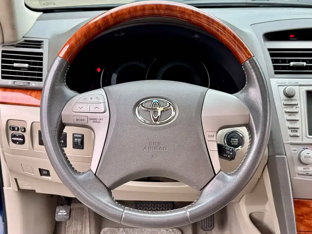 Toyota Camry 2008 — фото 10