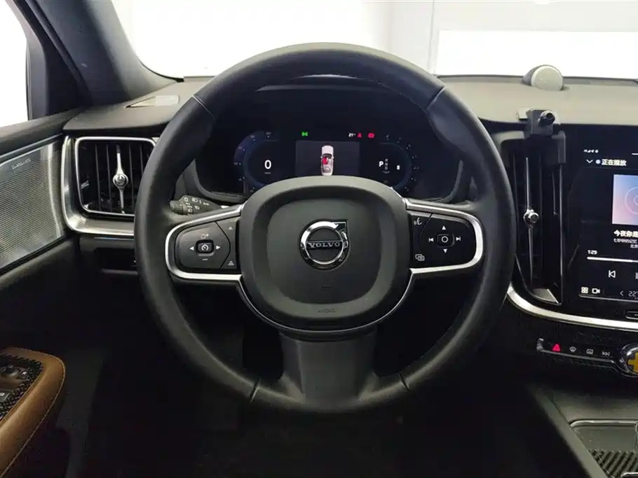 Volvo S60 2025 — фото 15