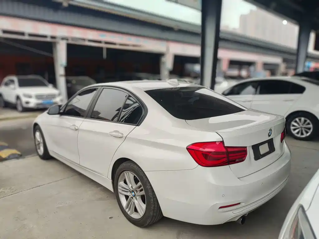BMW 3 Series 2017 — фото 12