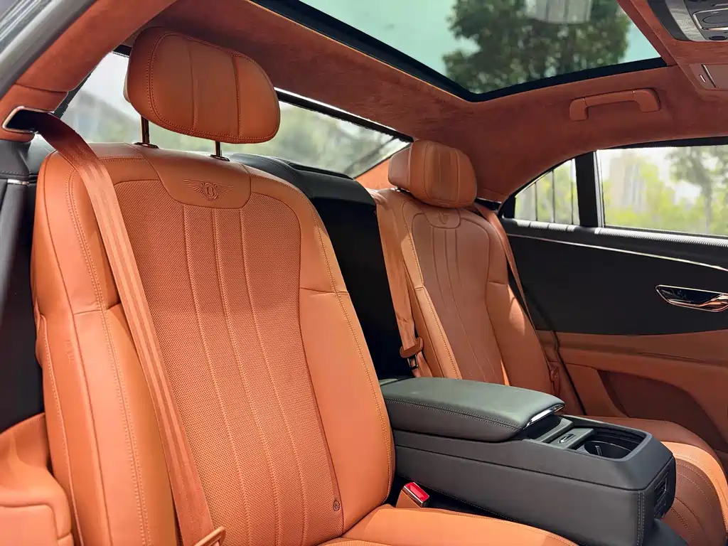 Bentley Flying Spur 2021 — фото 20
