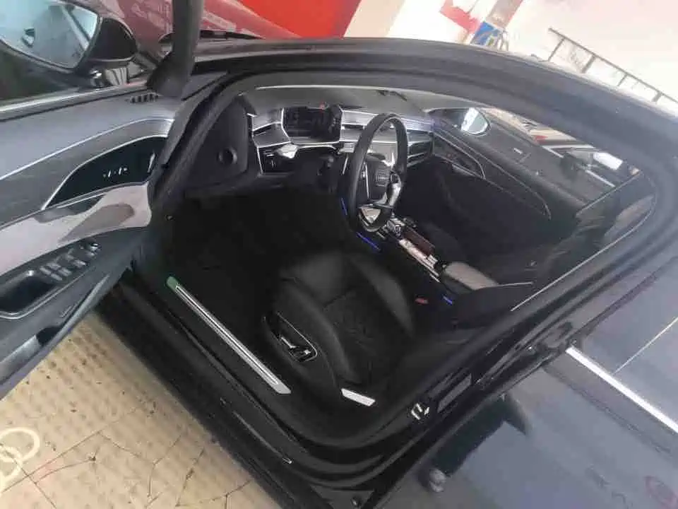 Audi A8 2021