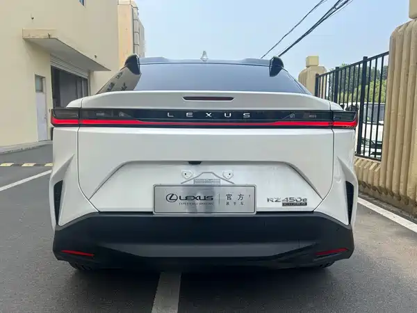 Lexus RZ 2023