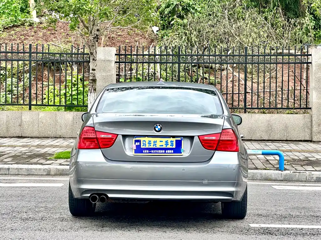 BMW 3 Series 2009 — фото 16
