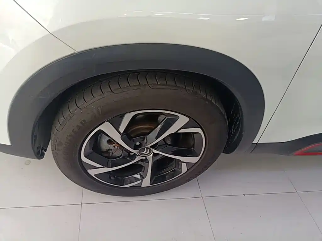 Citroën C5 Aircross 2018 — фото 23